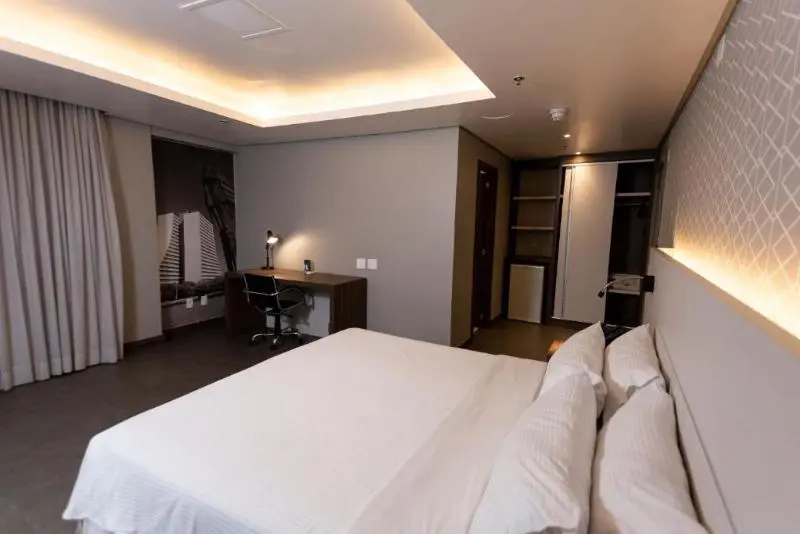 Master Porto Alegre Hotel - Av Carlos Gomes, Proximo Consulado Americano - Chambres