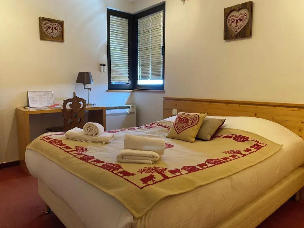 Standard Double room with balcony (full double bed)