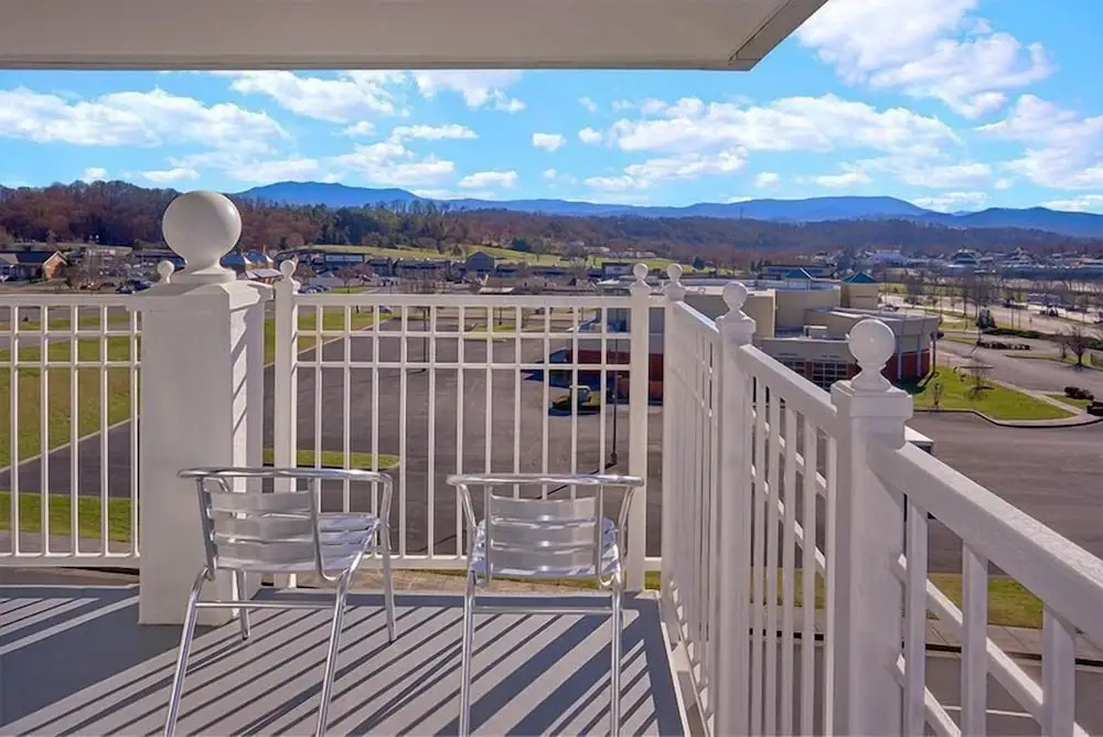 Standard Quadruple room with mountain view