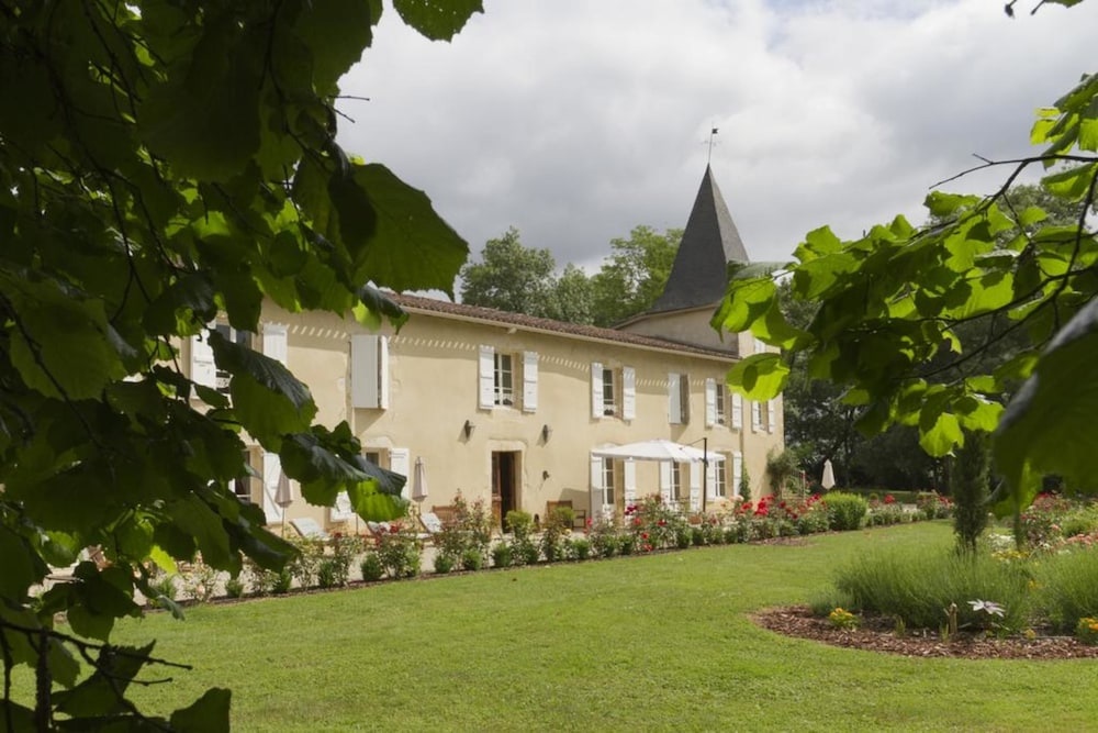 Maison D'hotes De Charme Les Bruhasses