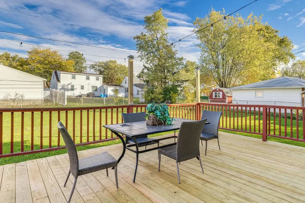 Large Yard Deck 20 Min to Highmark Stadium