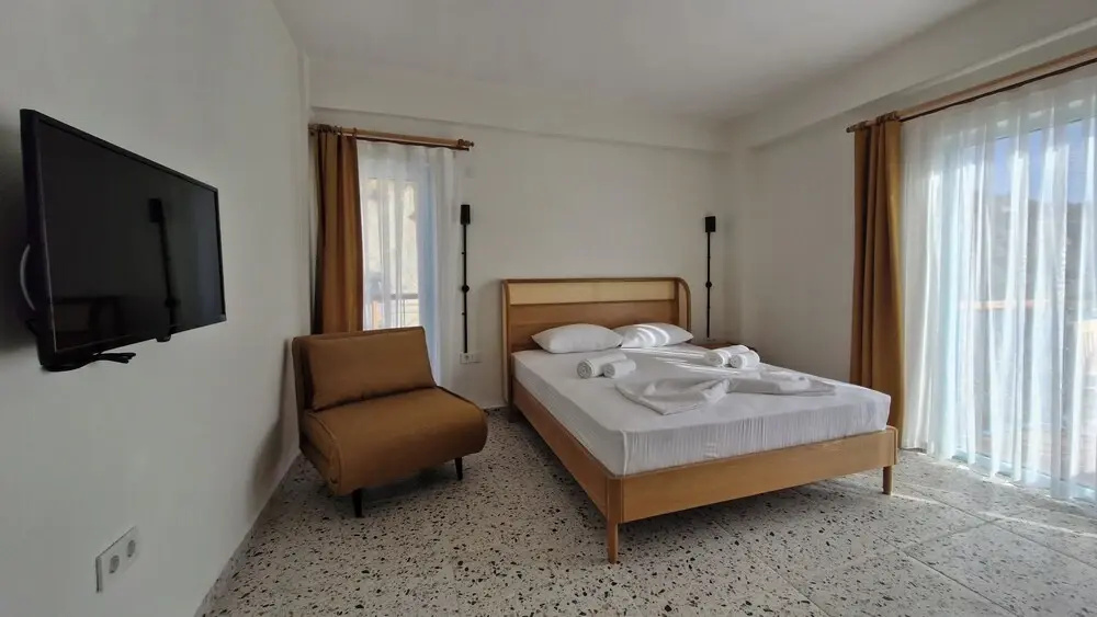 Standard Double room with balcony and with courtyard view (full double bed)
