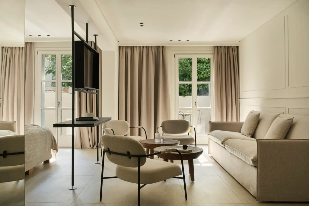 Deluxe Suite