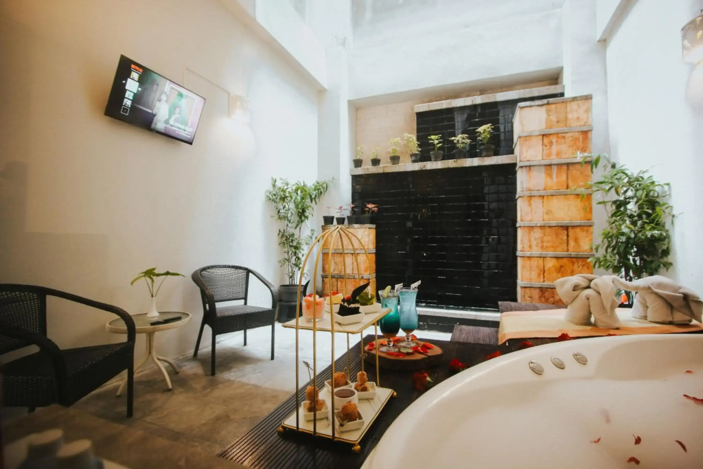 Golden Flower Hotel Bandung - фото 24