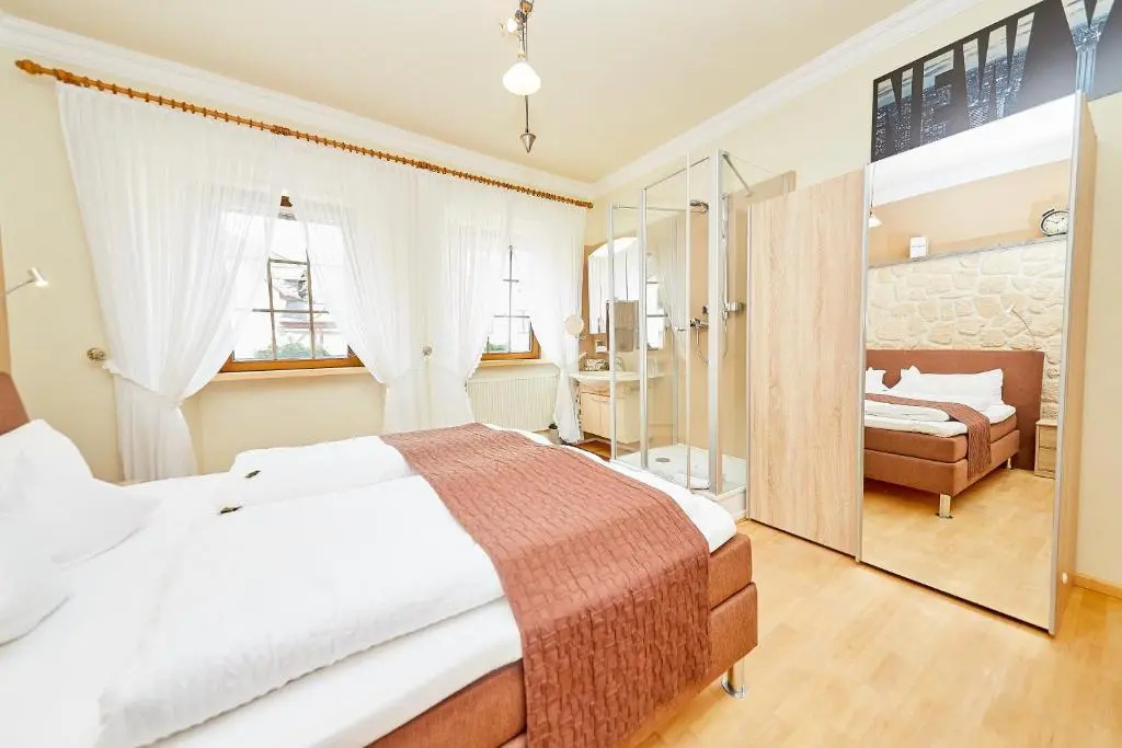 Gast-und Weinhaus Burkard - Chambres