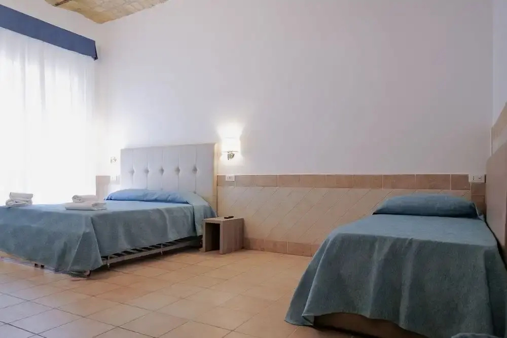 Standard Triple room