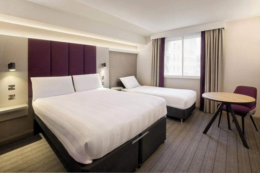 Premier Inn London Ealing — фото