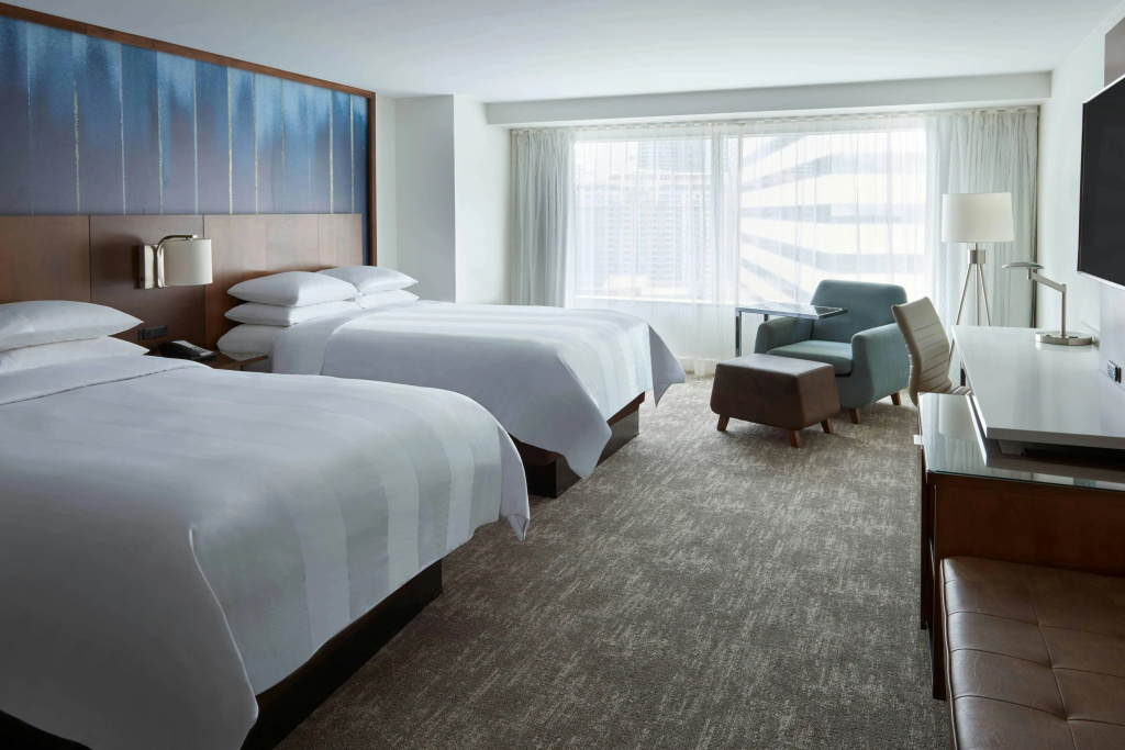 Отель Toronto Marriott City Centre Hotel в Торонто