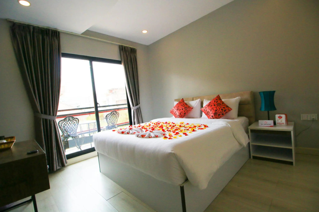 Superior Double room with balcony (full double bed)