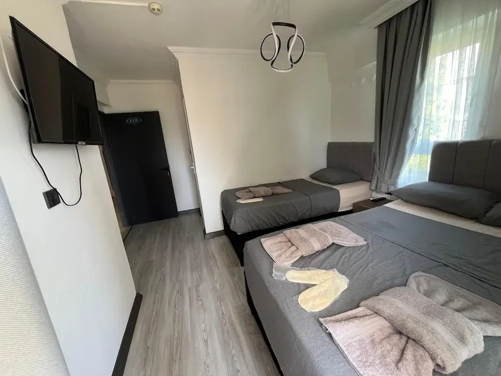 Standard Triple room with balcony
