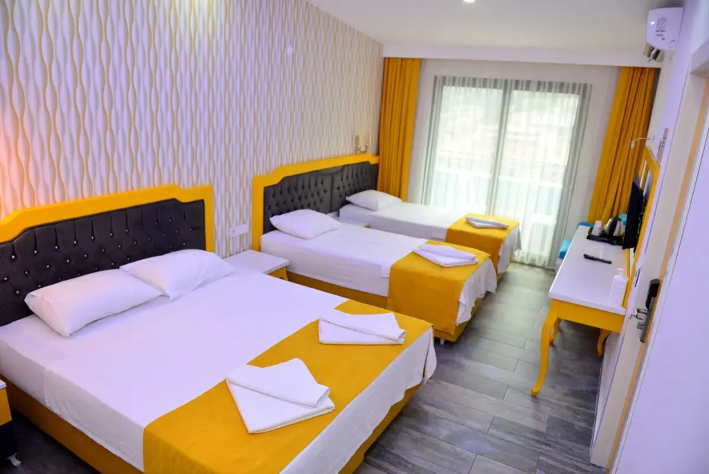Standard Triple room
