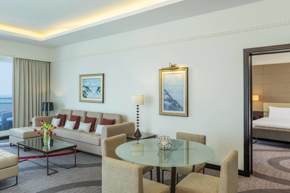 Le Meridien Al Aqah Beach Resort
