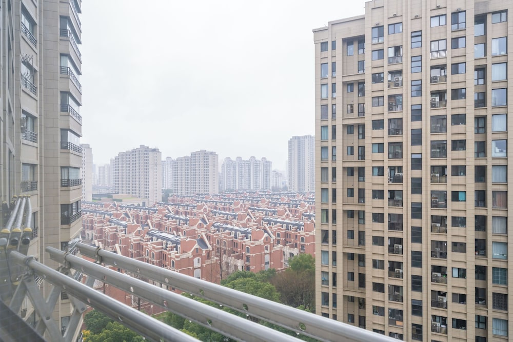 Tyms 1BR 1BA Apartment in Gubei