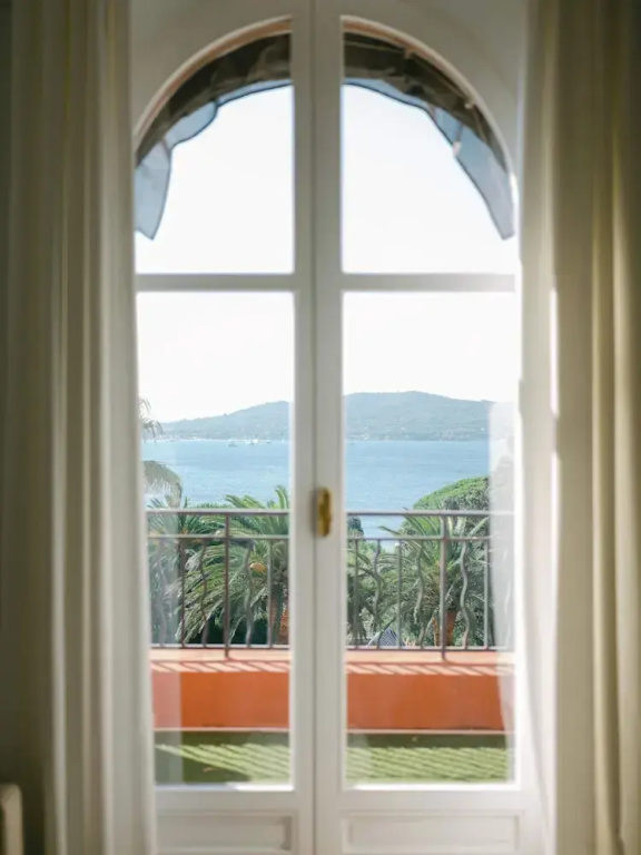 2 Bedrooms Suite with balcony