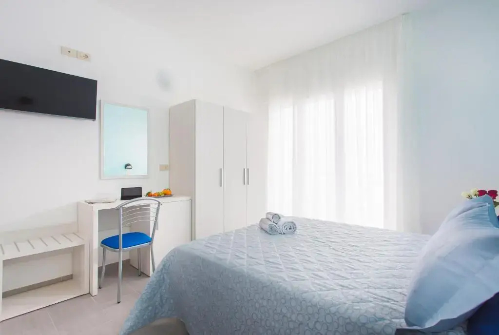 Standard Double room with mountain view (full double bed)
