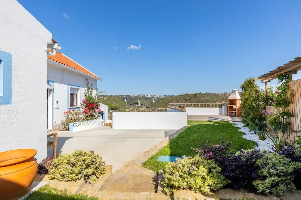 Carvoeira Surf & Family Villa