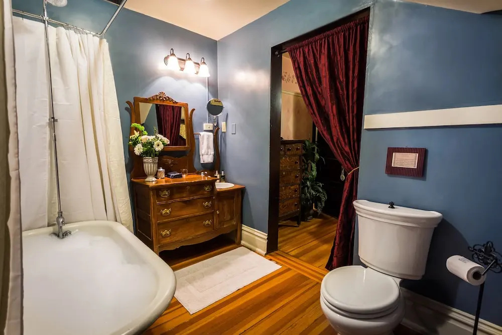 Downtown Historic Bed and Breakfast - фото 10