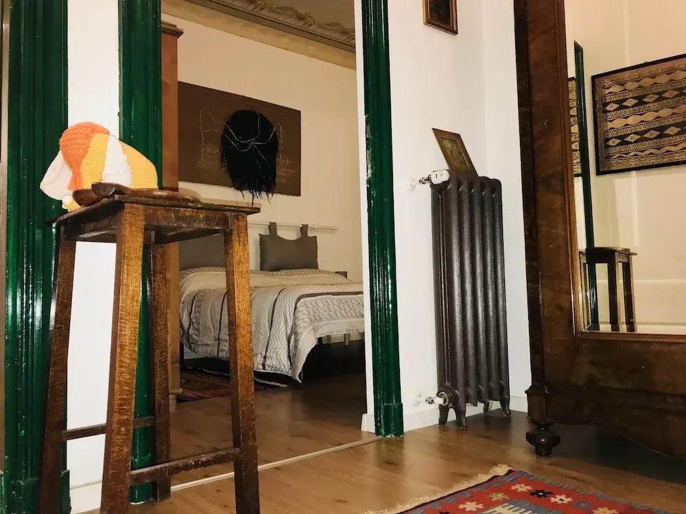 Comfort room