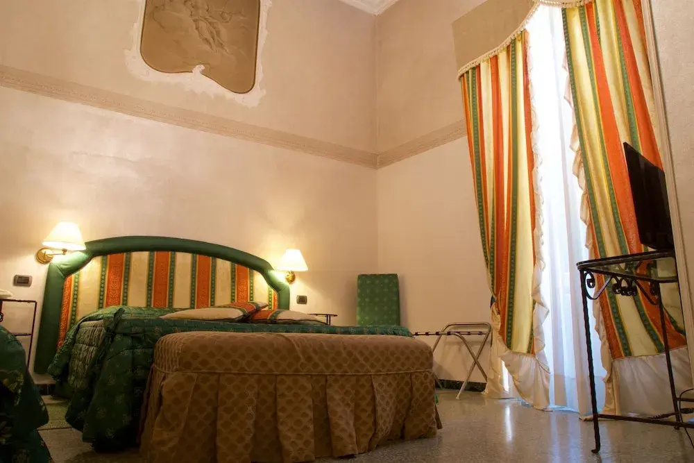 Hotel La Luna — 5