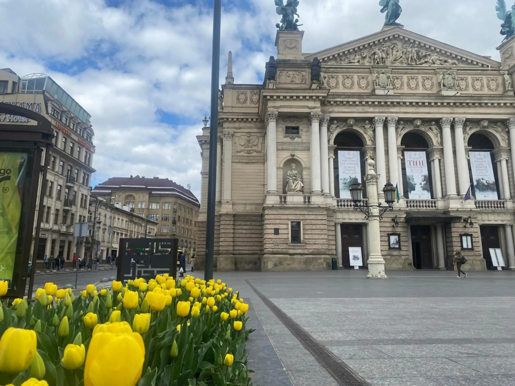 Lviv apartments "OPERA", Svobody avenue 49