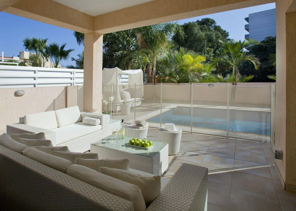 Michelle Pernera Villas