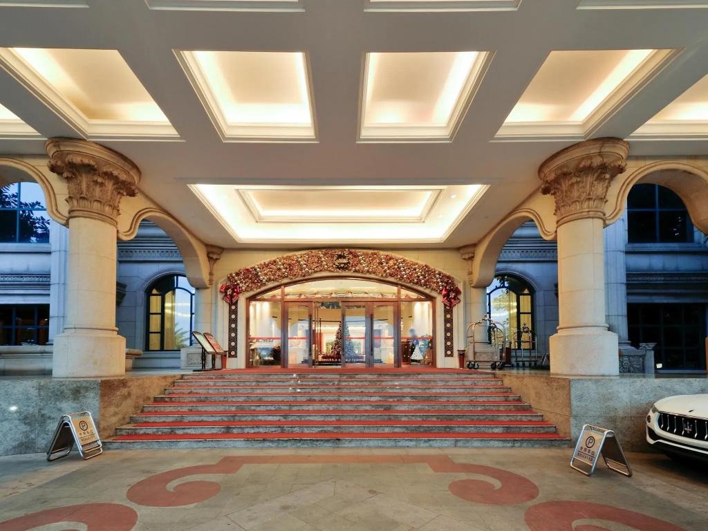 Lobby & Reception