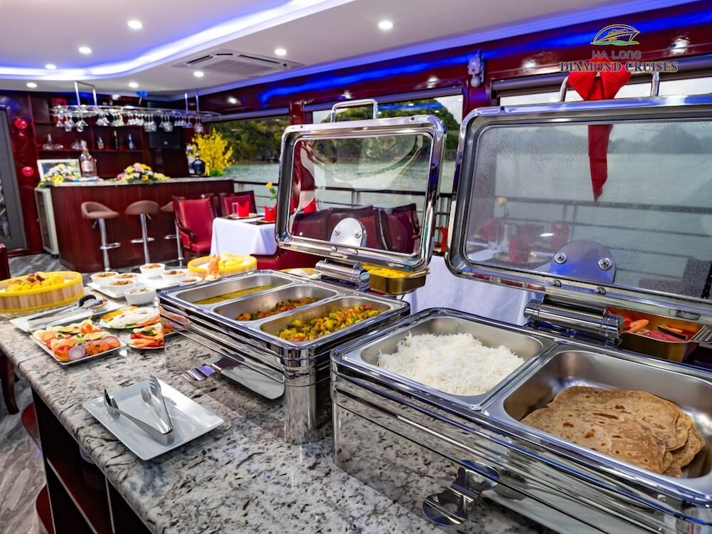 Halong Diamond Cruises in Ha Long