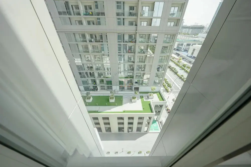 Yogi - Unwind in this 1BR at Sobha Creek Vistas Reserve