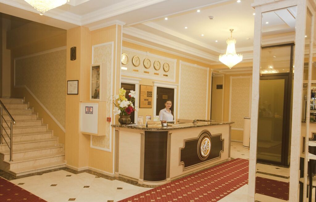 Regency Hotel by null
