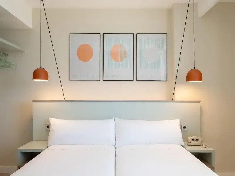 Double Skyline Junior Suite (twin beds)