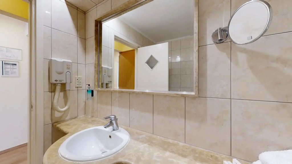 Lucy Hotel - Chambres