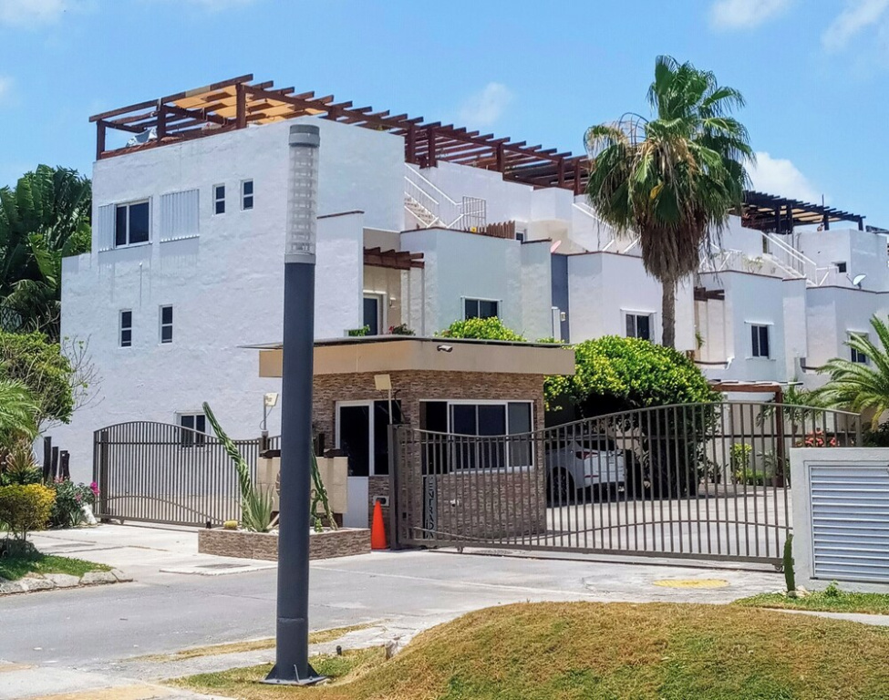 Casa Sol Playa del Carmen / Villas with swimming pool close to the beach