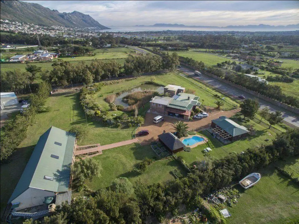 Kingfisher Hollow Exclusive Guest House