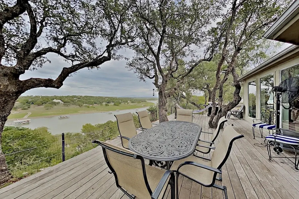 4BR 3BA Spicewood House with Impressive Views by RedAwning
