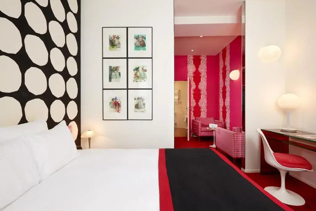 Hôtel du Petit Moulin, Haute Couture hotel by Lacroix 71