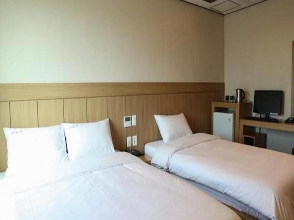 Jeju Hotel W Tapdong Branch by null