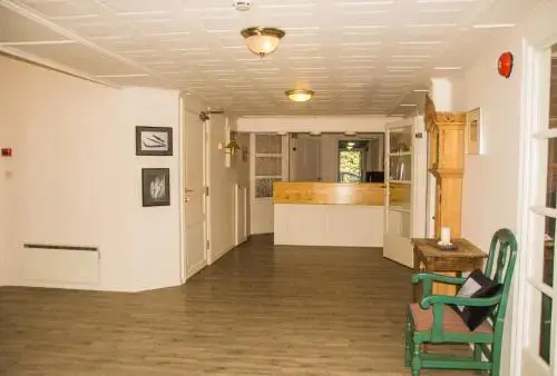 Lobby & Reception
