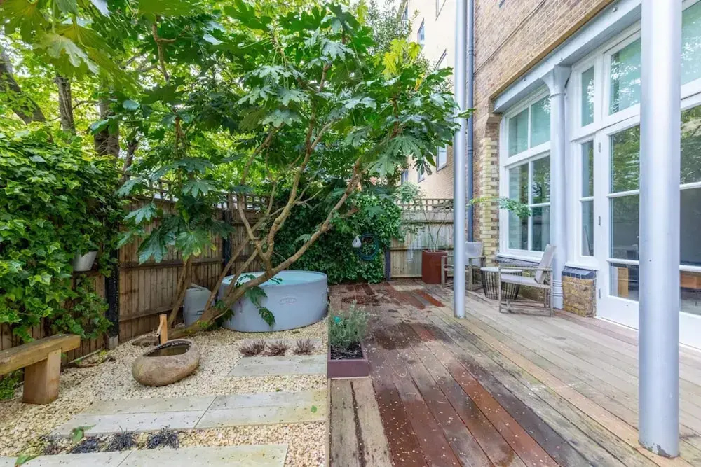 Chic 1BD Maisonette W/hot Tub, King's Cross!