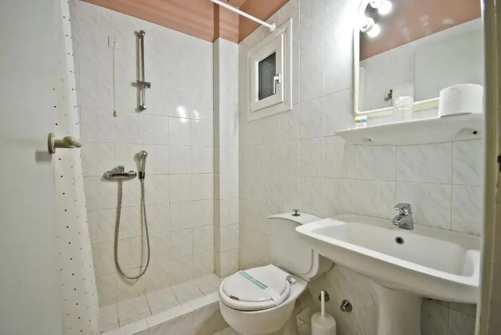 Standard Double room with harbour view (twin beds)