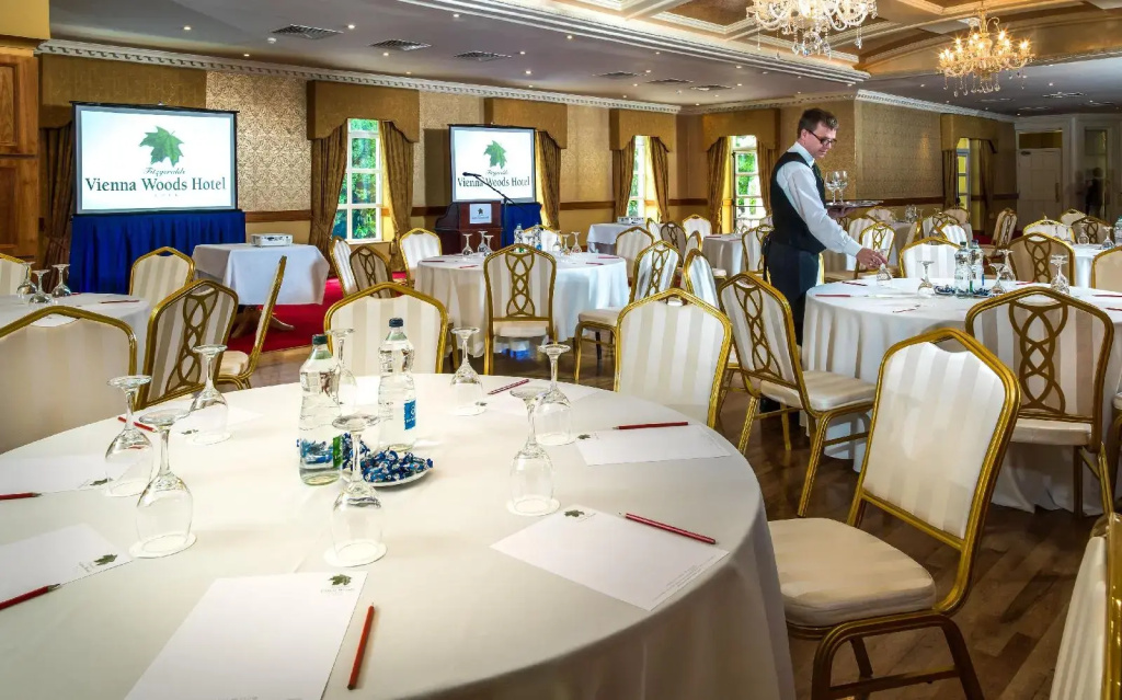 Cork’s Vienna Woods Hotel and Villas - Général