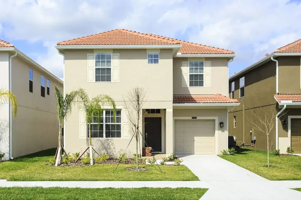 Paradise Palms by Intteli Fun Rentals
