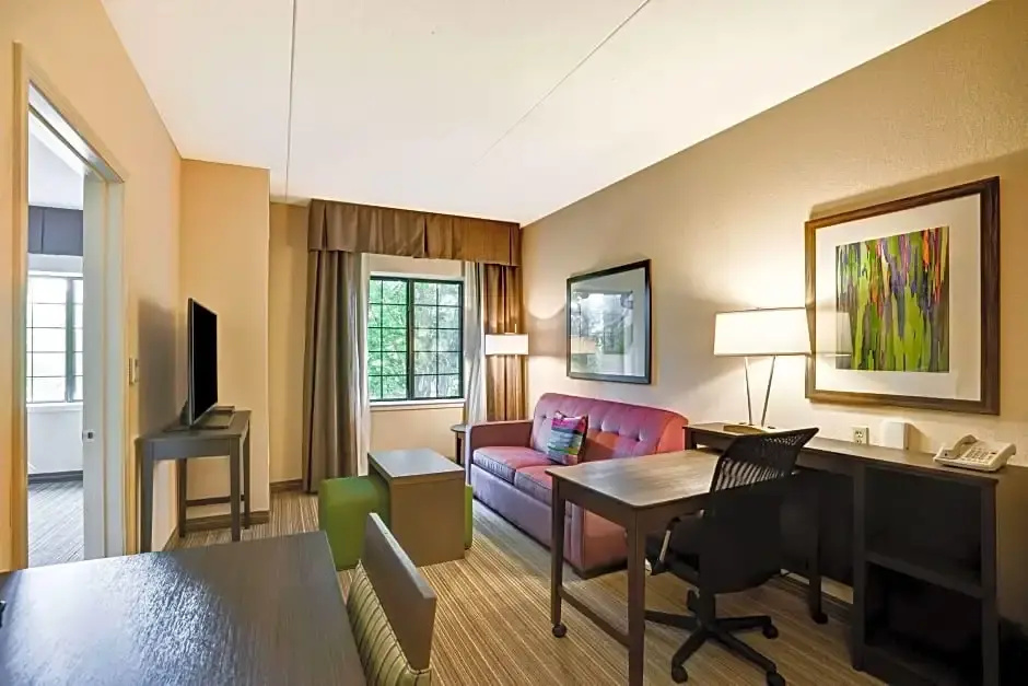 Homewood Suites by Hilton Eatontown - Chambres