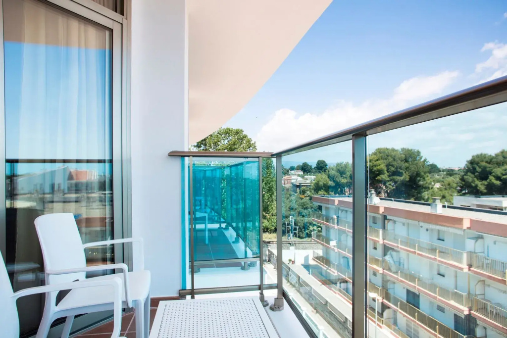 Balcony & Terrace