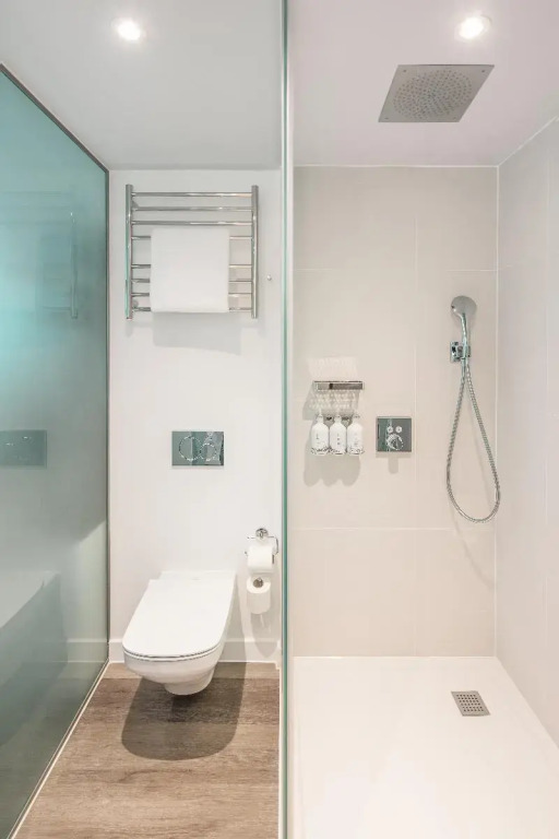 YOTEL Glasgow - Tap to explore photos