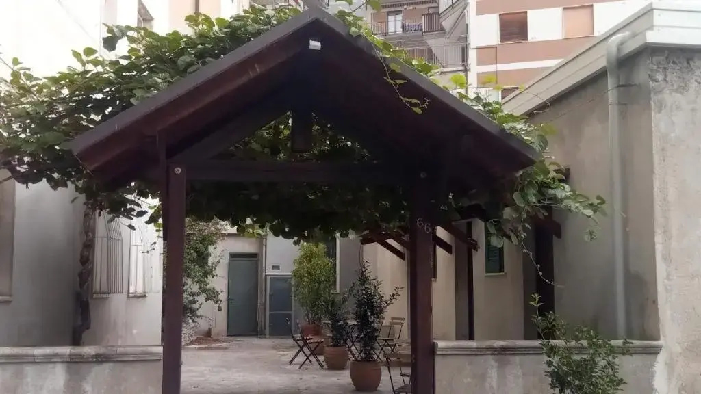ESSENTIAL HOUSE in Centro Città con Parcheggio Privato e WIFI