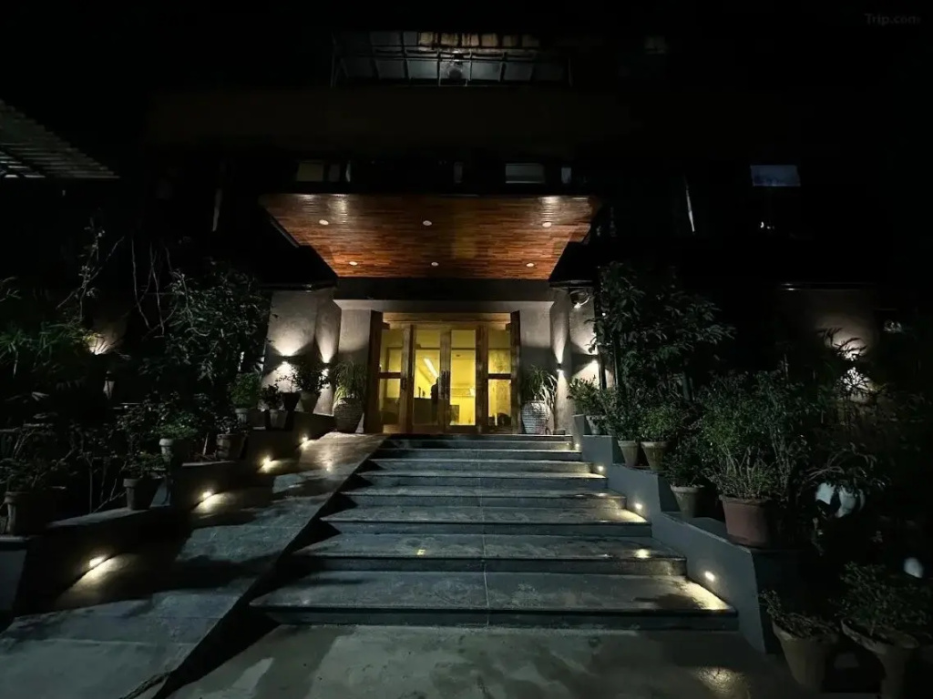 Garden Hotel