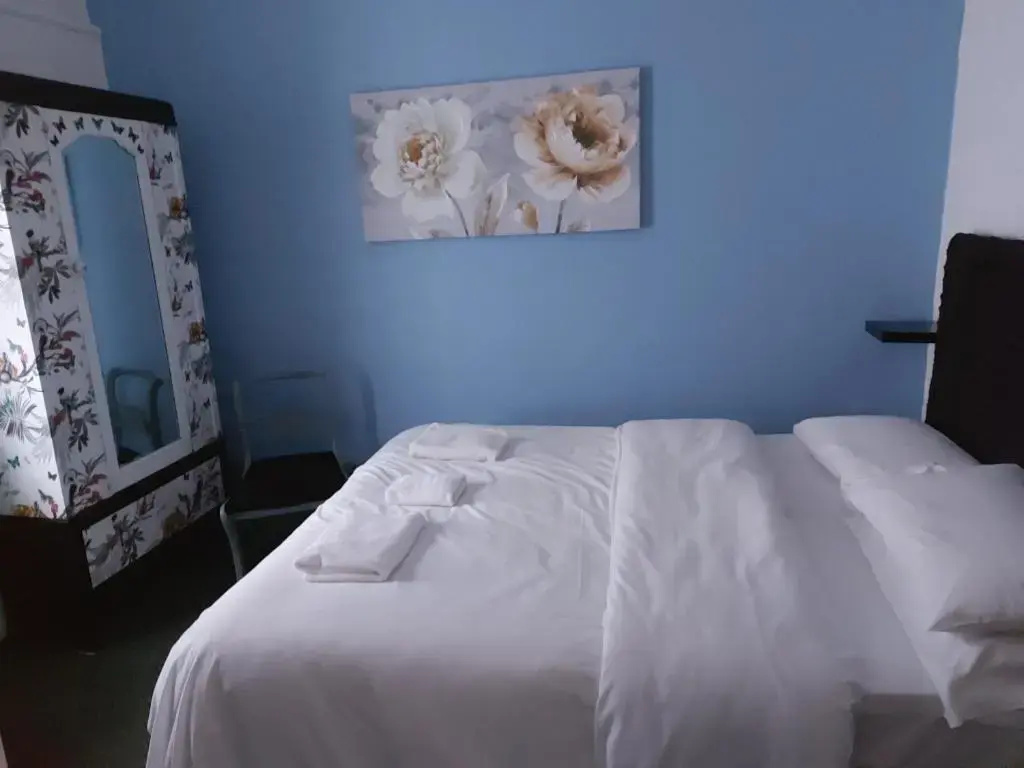 Economy room