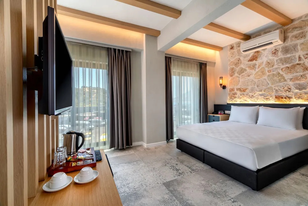 Standard Double room with sea view (full double bed)