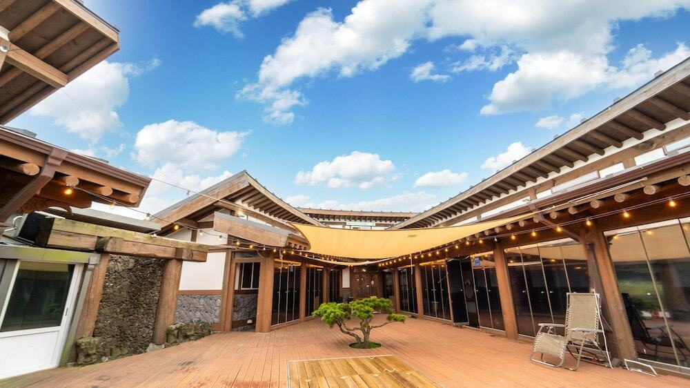 Jeju Bijasupgil15 Pension