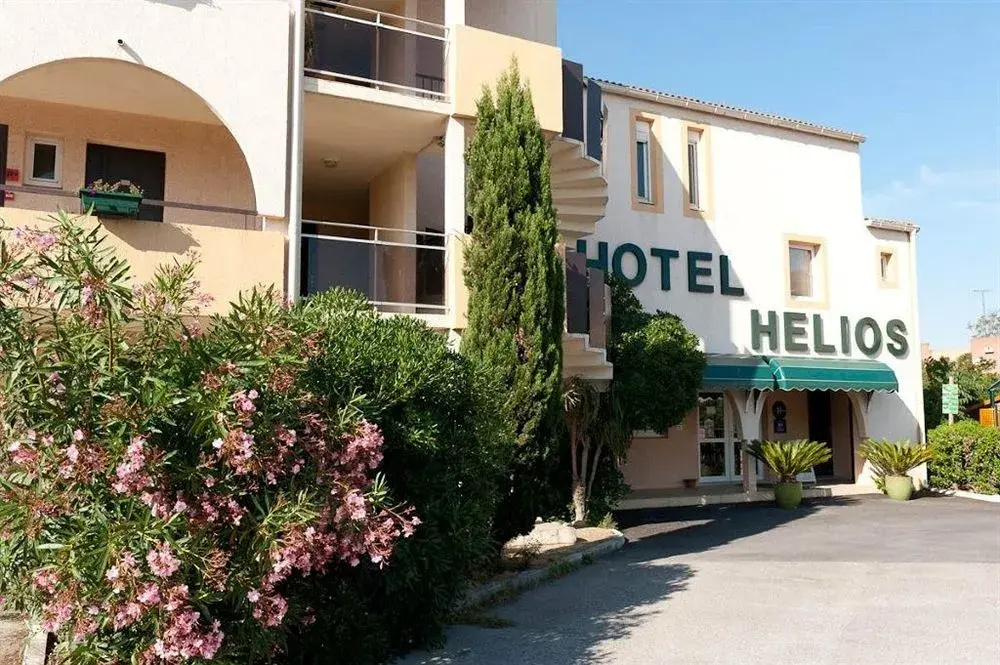 Helios Hotel Carnon